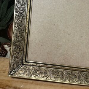 Solid Metal Floral Picture Frame 10x8